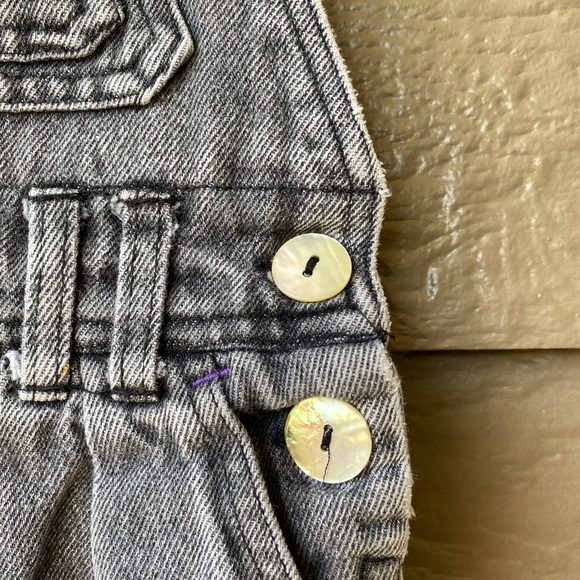 ADORABLE 90S KIDS ACID WASH DENIM OVERALLS WITH CARGO POCKETS - Picture 11 of 16